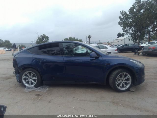 Tesla Model Y Long Range 2021 5YJYGDEE8MF160662 Image 13