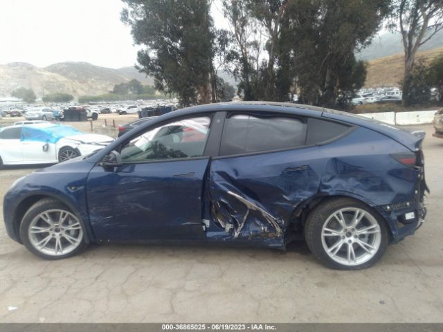 Tesla Model Y Long Range 2021 5YJYGDEE8MF160662 Image 14