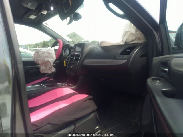 2C4RDGEG8JR324363 Dodge Grand Caravan Gt