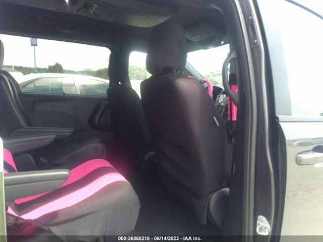 2C4RDGEG8JR324363 Dodge Grand Caravan Gt