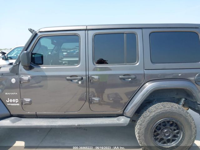 1C4HJXEN2JW211888 Jeep Wrangler Unlimited Sahara