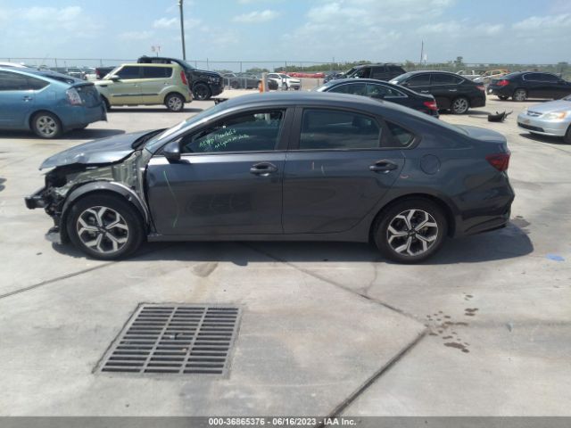 3KPF24AD5ME315337 KIA Forte Lxs