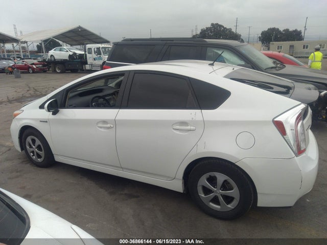 Toyota Prius Four 2015 JTDKN3DU2F2003732 Image 15