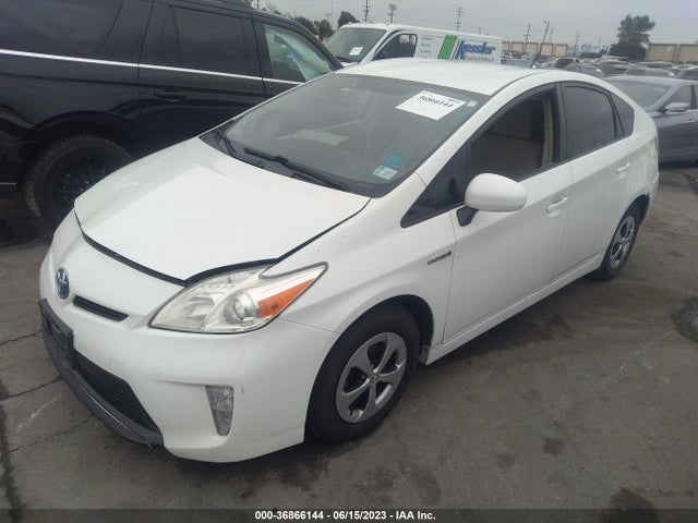 Toyota Prius Four 2015 JTDKN3DU2F2003732 Image 2