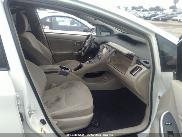 Toyota Prius Four 2015 JTDKN3DU2F2003732 Image 5