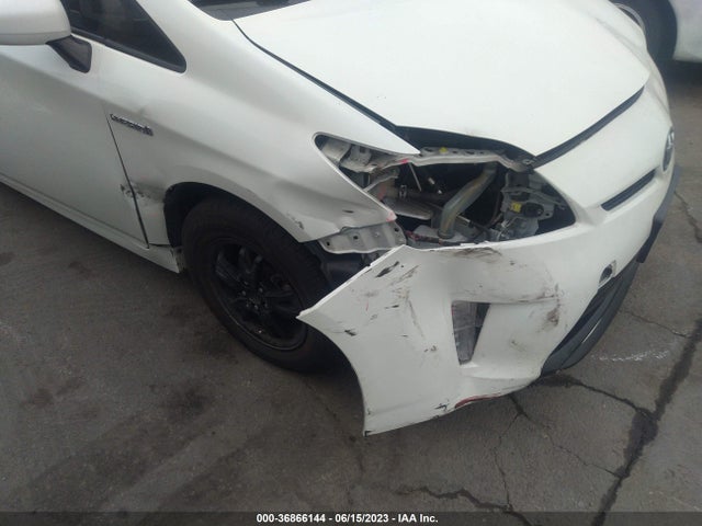 Toyota Prius Four 2015 JTDKN3DU2F2003732 Image 6