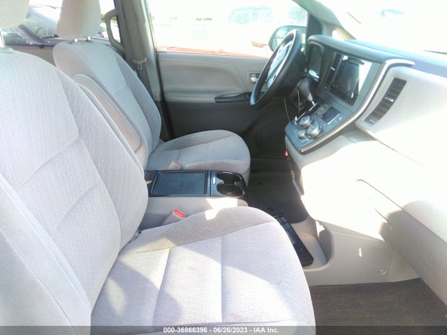 Toyota SIENNA LE 2017 5TDKZ3DC4HS776287 Image 11