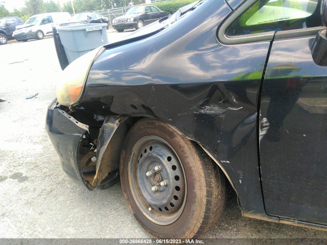 2008 HONDA FIT VIN: JHMGD37428S062897