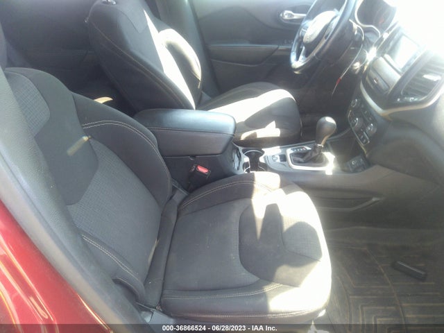 1C4PJLCB7GW234427 Jeep Cherokee Latitude