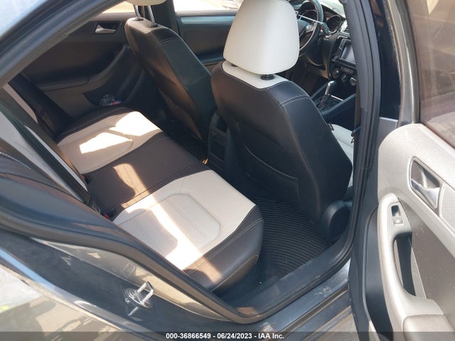 3VWD17AJ5GM299858 Volkswagen Jetta Sedan 1.8t Sport
