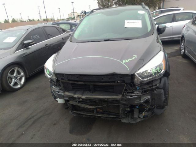 1FMCU9GD4JUA63235 Ford ESCAPE SE