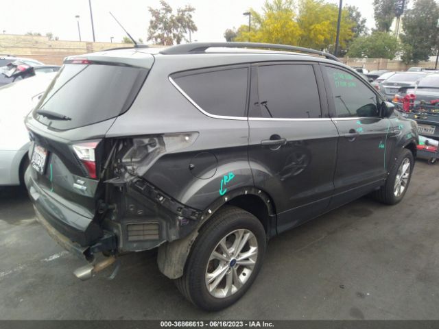 1FMCU9GD4JUA63235 Ford ESCAPE SE