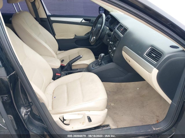 2013 VOLKSWAGEN JETTA SEDAN SE W/CONVENIENCE/SUNROOF VIN: 3VWDX7AJ9DM454275