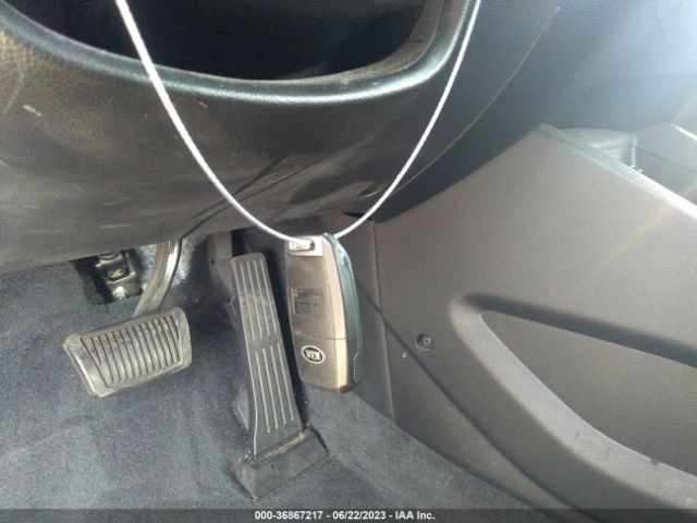 3KPFK4A71JE230923 KIA FORTE LX