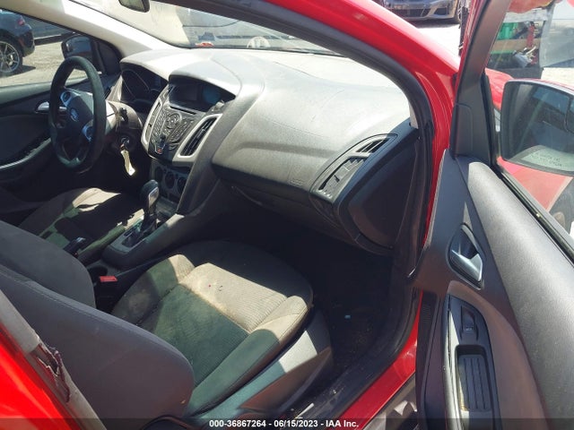 Ford FOCUS SE 2014 1FADP3K28EL324239 Image 5