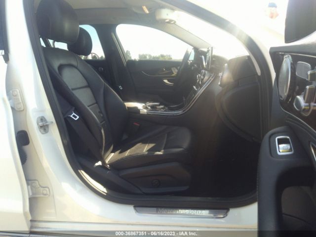 55SWF4JB6FU065735 Mercedes-Benz C-class C 300