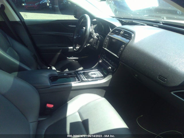 SAJAD4FN9JCP33572 Jaguar Xe 20d Premium