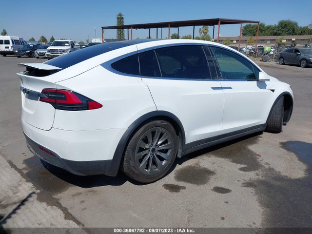 Tesla Model X 75d/100d/p100d 2018 5YJXCBE20JF101151 Image 11