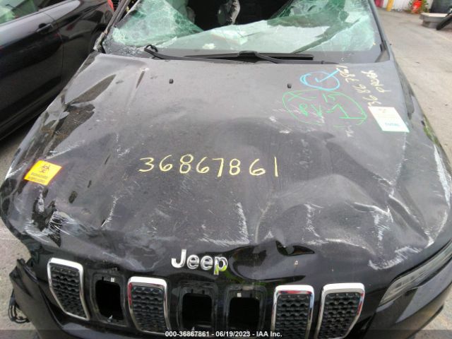 1C4PJLCB2KD222335 Jeep Cherokee Latitude