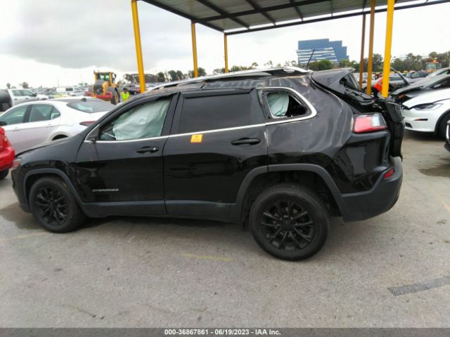 1C4PJLCB2KD222335 Jeep Cherokee Latitude