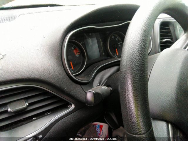 1C4PJLCB2KD222335 Jeep Cherokee Latitude