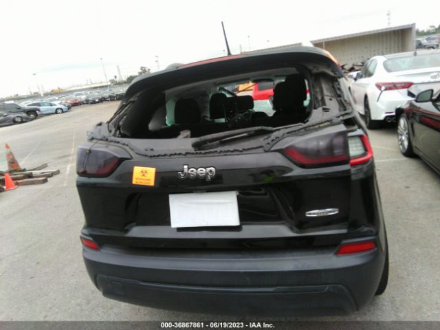 1C4PJLCB2KD222335 Jeep Cherokee Latitude