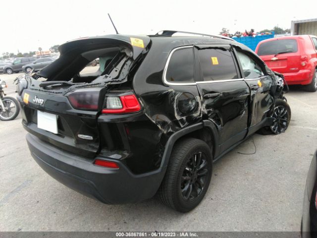 1C4PJLCB2KD222335 Jeep Cherokee Latitude