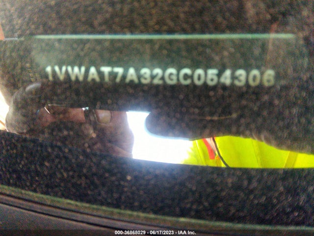 1VWAT7A32GC054306 Volkswagen Passat 1.8t S