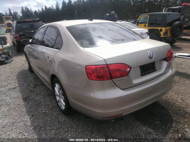 3VWD17AJ9EM235075 Volkswagen Jetta Sedan Se