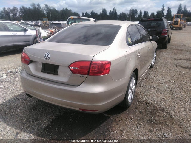 3VWD17AJ9EM235075 Volkswagen Jetta Sedan Se