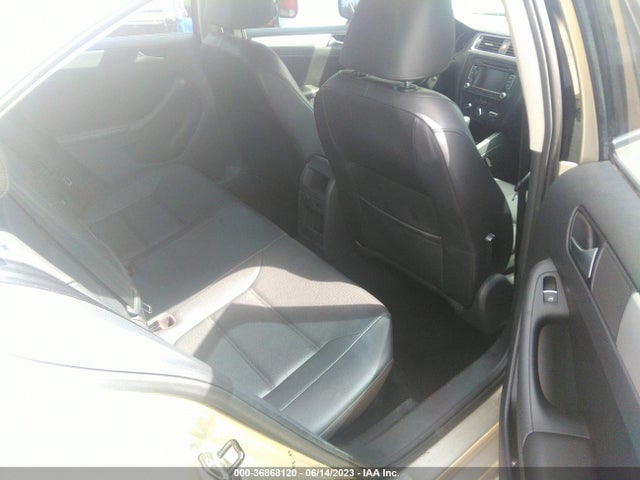 3VWD17AJ9EM235075 Volkswagen Jetta Sedan Se
