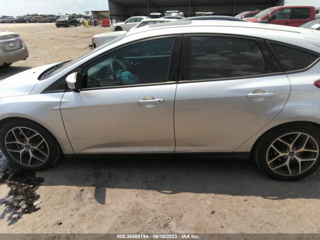2018 FORD FOCUS SEL VIN: 1FADP3M29JL319915