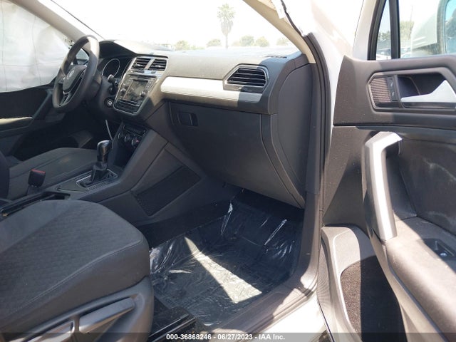 3VV1B7AX6KM181982 Volkswagen TIGUAN S