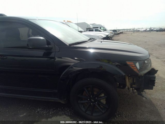 3C4PDCBB8KT856901 Dodge JOURNEY SE