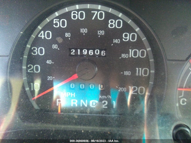 2003 FORD CROWN VICTORIA LX VIN: 2FAFP74W93X103247