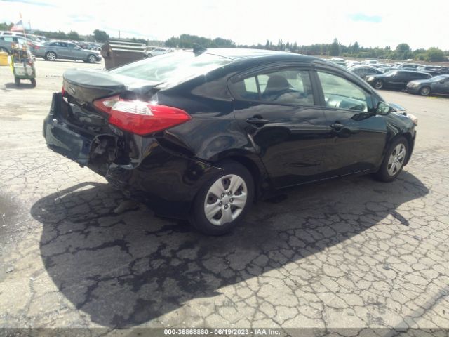 KNAFK4A67F5332590 KIA FORTE LX