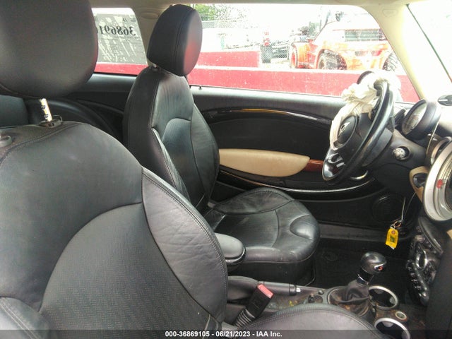 2011 MINI COOPER HARDTOP S VIN: WMWSV3C56BTY10184