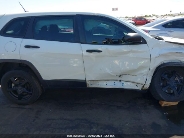 1C4PJLABXGW208150 Jeep Cherokee Sport