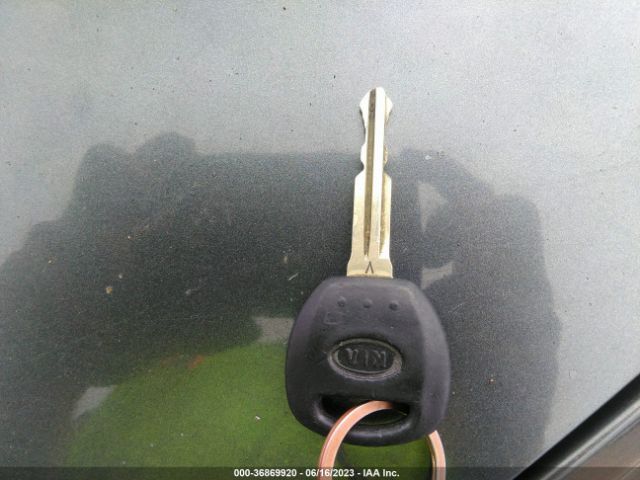 KNDMG4C71E6538854 KIA SEDONA LX