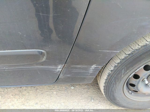 KNDMG4C71E6538854 KIA SEDONA LX