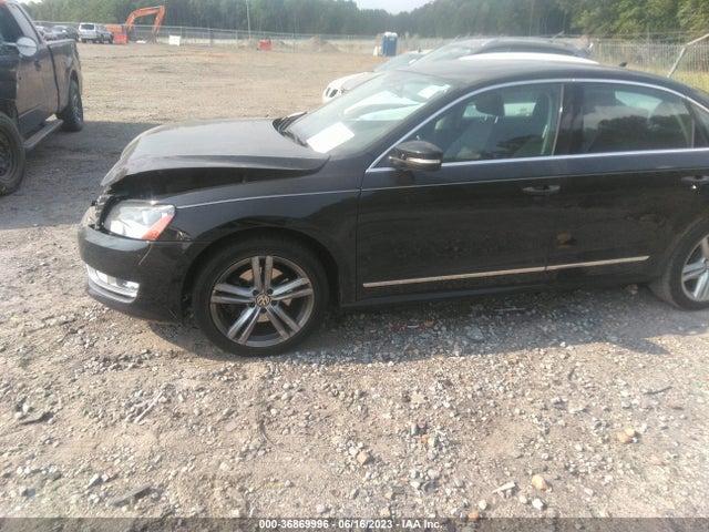 2015 VOLKSWAGEN PASSAT 2.0L TDI SE W VIN: 1VWBV7A38FC063590