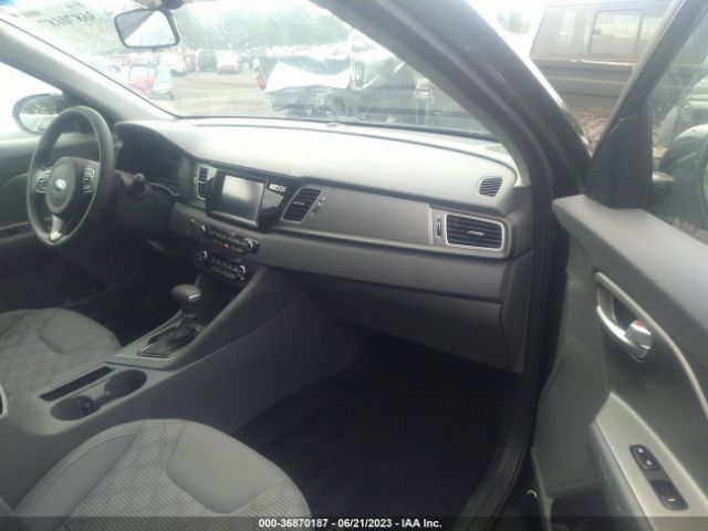KNDCB3LC4J5156156 KIA NIRO LX