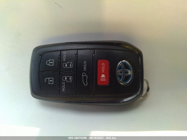 2021 TOYOTA SIENNA XLE VIN: 5TDYSKFC9MS033656