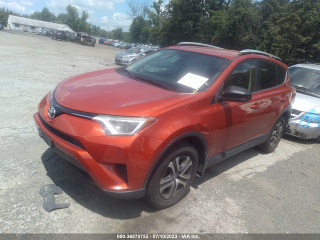 Toyota RAV4 LE 2016 JTMBFREV9GJ075266 Image 2