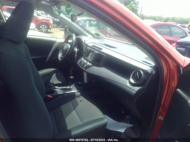 Toyota RAV4 LE 2016 JTMBFREV9GJ075266 Image 5