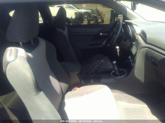 JTKJF5C73GJ018255 Scion TC