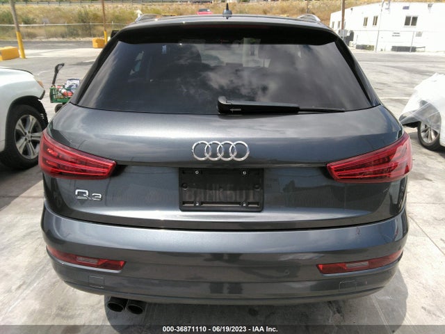 WA1HCCFSXJR004200 Audi Q3 Premium Plus