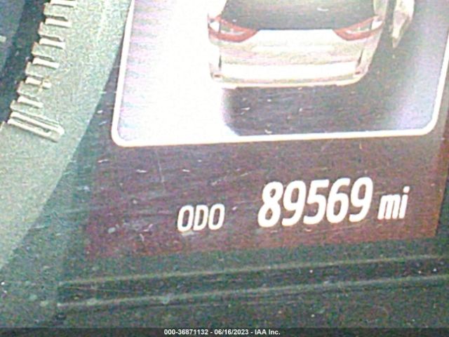 5TDKZ3DC3JS911796 Toyota SIENNA LE