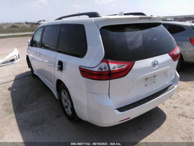 5TDKZ3DC3JS911796 Toyota SIENNA LE