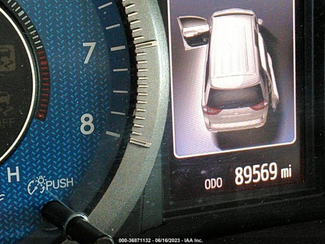 5TDKZ3DC3JS911796 Toyota SIENNA LE